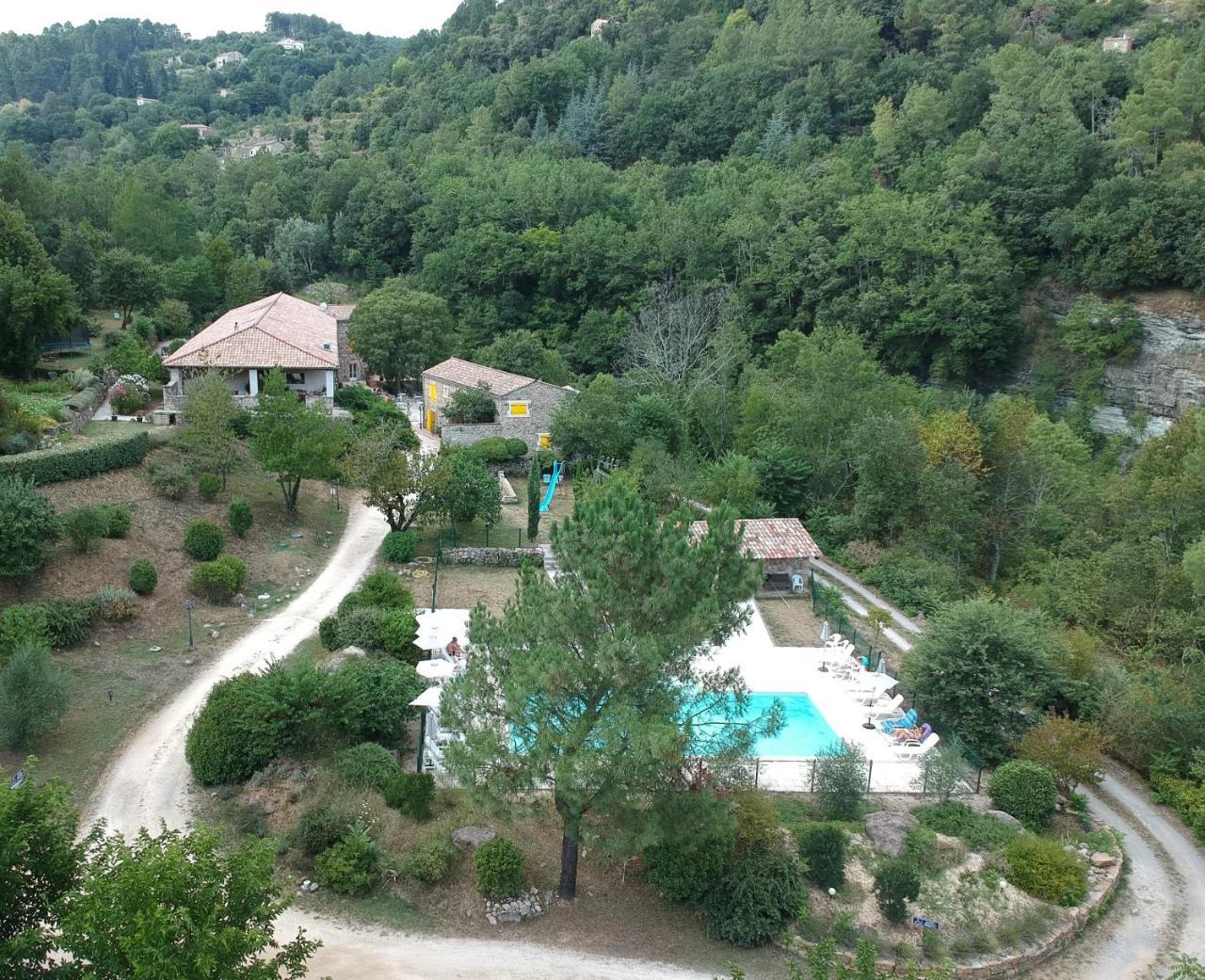 Logis Hotel Restaurant Le Domaine De L'Eau Vive Largentière Exterior foto